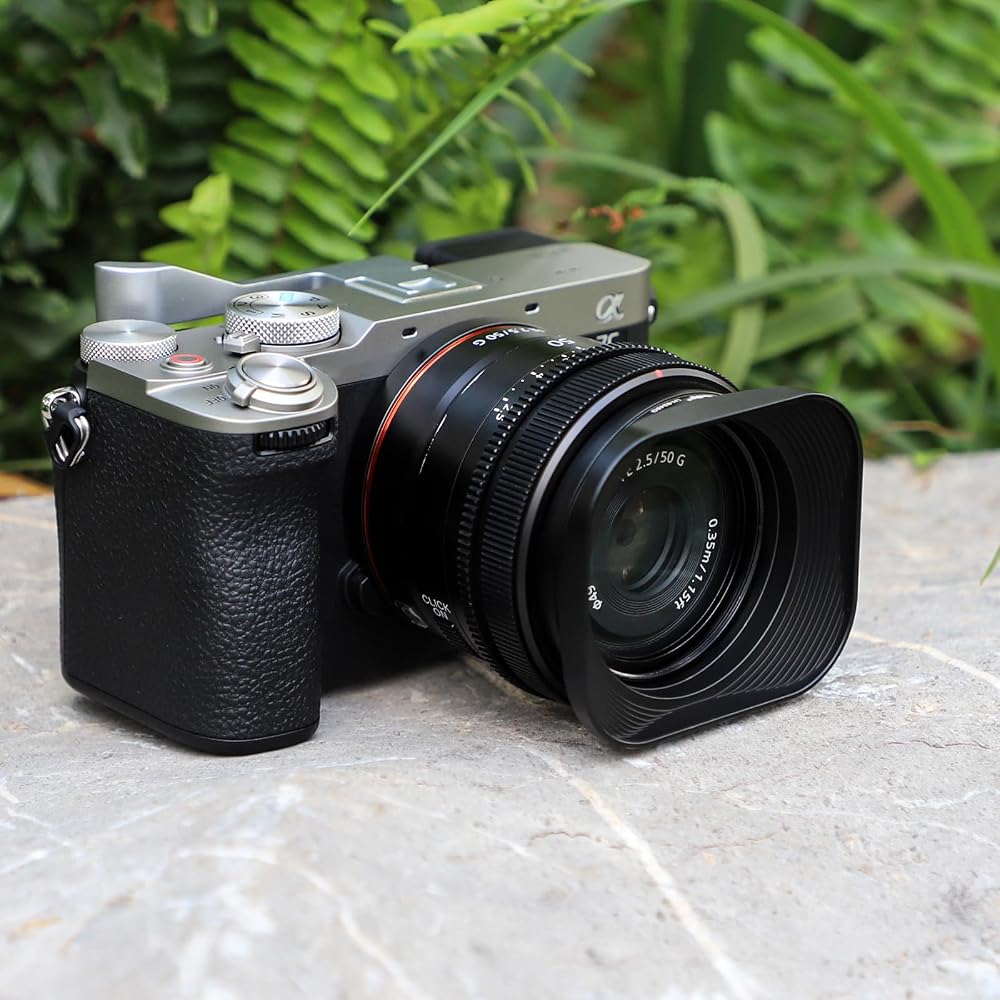 Haoge Metal Square Bayonet Lens Hood for Sony FE 40mm F2.5 G, FE 50mm F2.5 G, FE 24mm F2.8 G, RX1RIII M3, RX1R, RX1RII, R3, RX1M2 Lens Hood with Metal