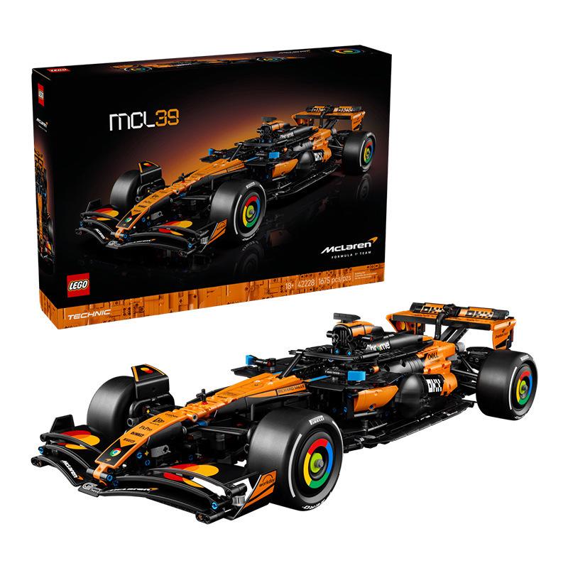 Конструктор LEGO Technic Гоночный автомобиль McLaren F1 MCL38 42228