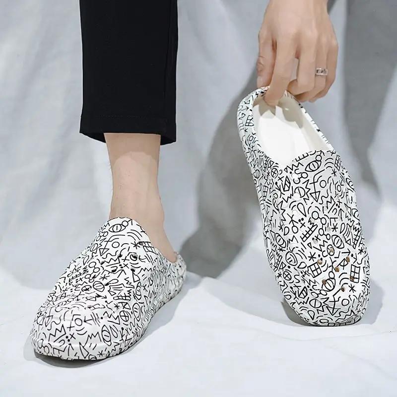Fashion Hole Slippers for Men Outdoor Flat Sandals Man Beach Summer Sale Y2k Designer Luxury Eva Pvc Casual Trend 2025 Mascullino Shoes