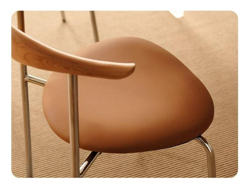 Минималистичный обеденный стул из массива дерева в стиле середины века с спинкой