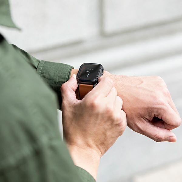 Etui do Apple Watch Series 7 UNIQ Garde Przezroczyste