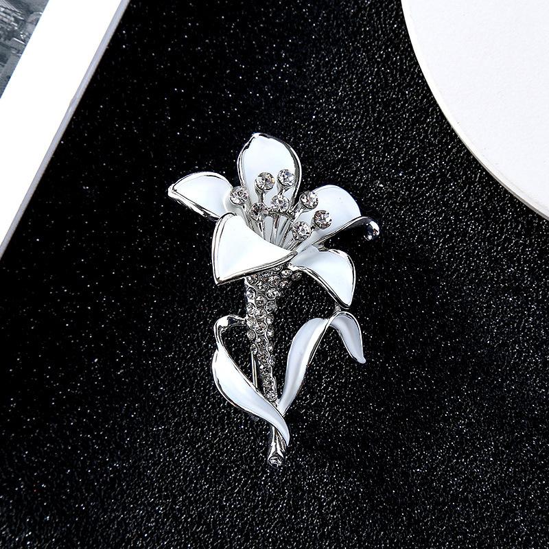 Women Brooch Romantic Crystal Flower Lapel Accessories Carnation Botany Gifts Jewelry