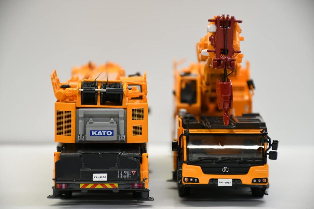 Kato Works KATO All Terrain Crane Scale Miniature KA-1300R 1/50