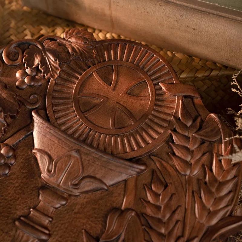 First Communion Carved Wood Medal for Wall Decorations, Holy Communion Gifts, Christian Art Ornaments