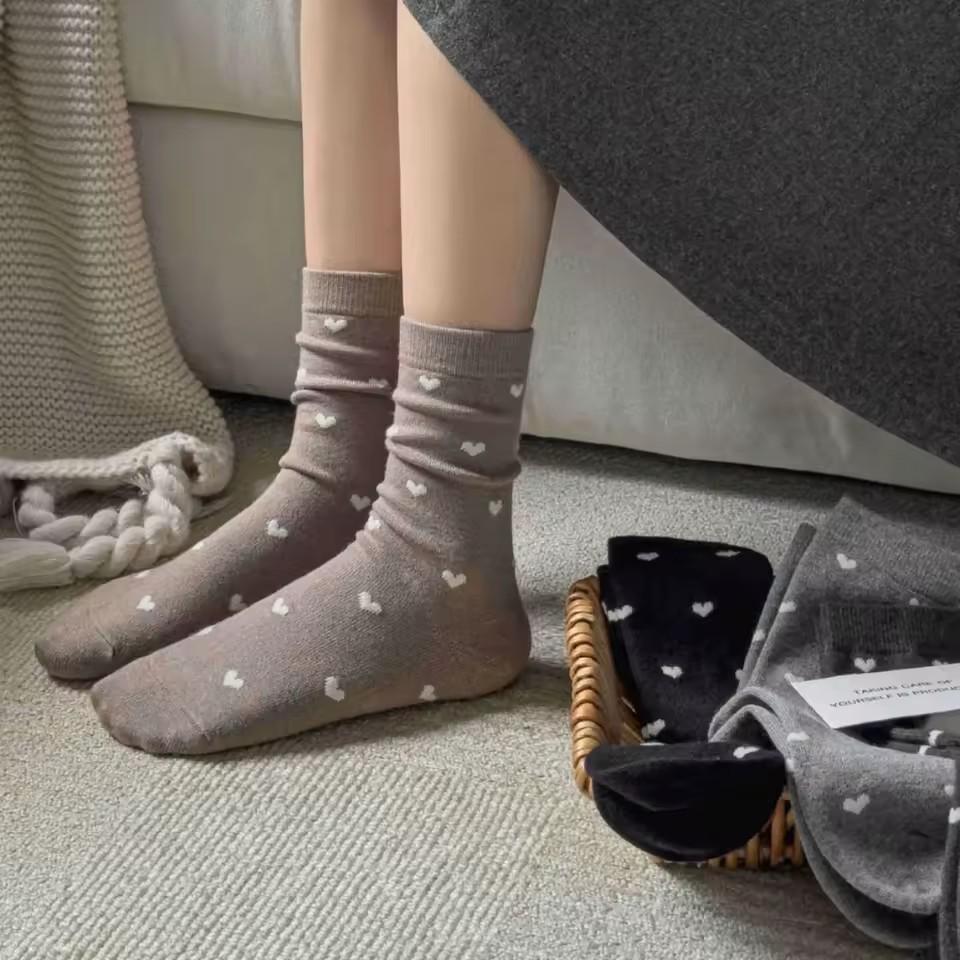 Women's Korean-Style Mid-Calf Socks, Autumn and Winter Japanese Trendy Cotton Socks, Heart-Shaped Spring and Autumn Pile Socks