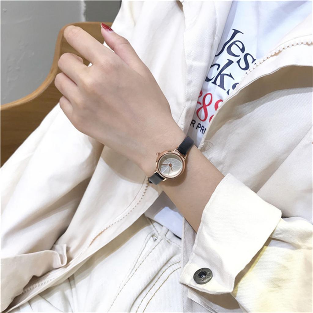 Женские модные кожаные часы