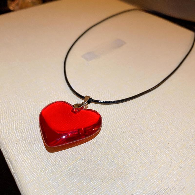 Red Glass Love Pendant Necklace - Stylish, Simple, and Versatile Clavicle Jewelry for Women.