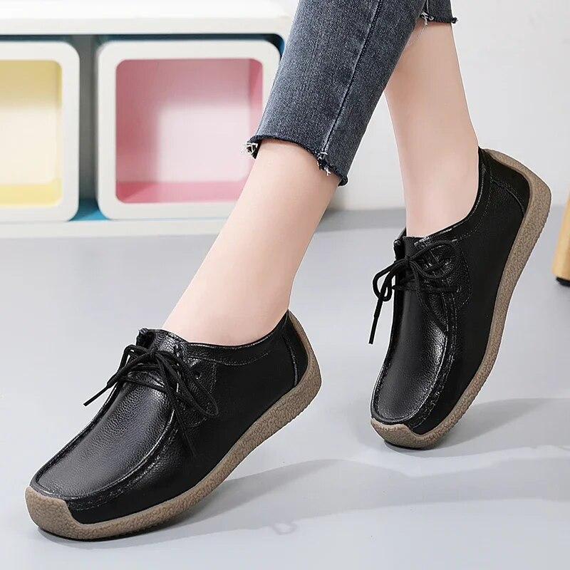 Новинка 2024 года, женская обувь из воловьей кожи большого размера, повседневная обувь на мягкой подошве, одинарные туфли на шнуровке