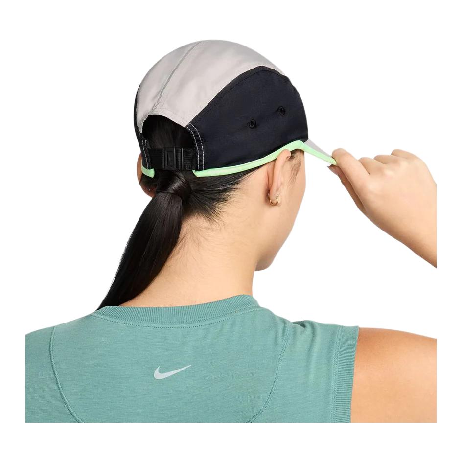 Nike Дизайн логотипа Полиэстеровая кепка с козырьком-утконосом Унисекс Шляпы Зеленая FB5624-012