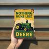 "GreenGold Vintage": Винтажная жестяная табличка Трактор John Deere | Культовый декор 'Nothing Runs Like Deere' для гаражных святилищ и амбаров"