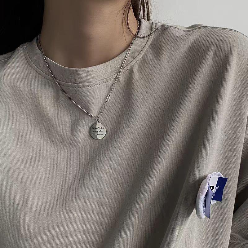 Женская хип-хоп ключичная цепочка с металлическим круглым кулоном-биркой