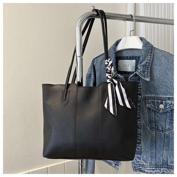 Женская универсальная сумка-тоут большой вместимости на осень 2023 года - Простая, модная сумка через плечо для повседневных поездок