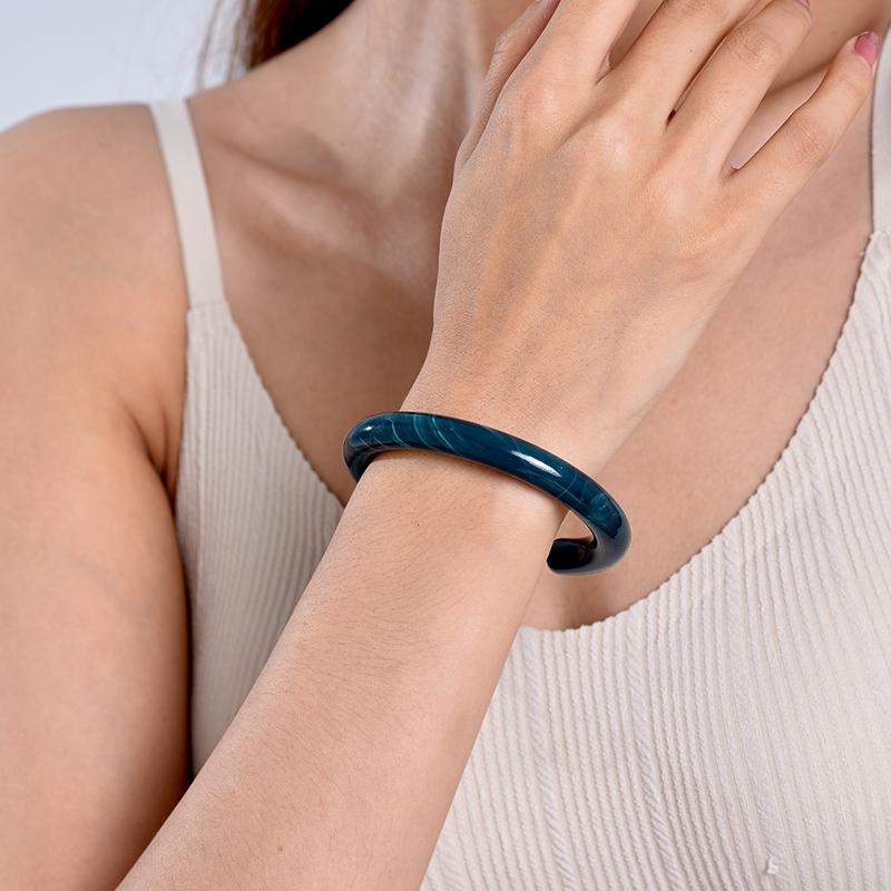 New Simple Smooth Round Vintage Acrylic Resin Cuff Big Bracelet Bangle For Women Open Wrist Bangles Accessories Bijoux Pulseras