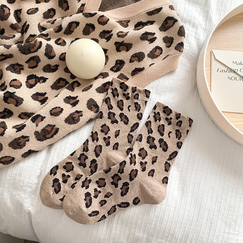 Женские носки до середины икры с леопардовым принтом: Трендовые, Универсальные, Широкие носки с оборками, Без косточек, Выше колена для осени и зимы.