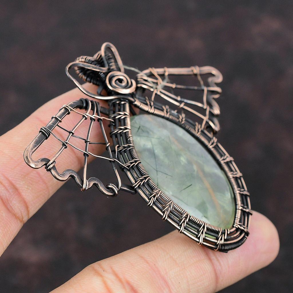 Подвеска из мохового пренита, обернутая медной проволокой, подвеска из драгоценного камня, украшения ручной работы из мохового пренита, подарок на Хэллоуин, медные украшения, подвеска-бабочка