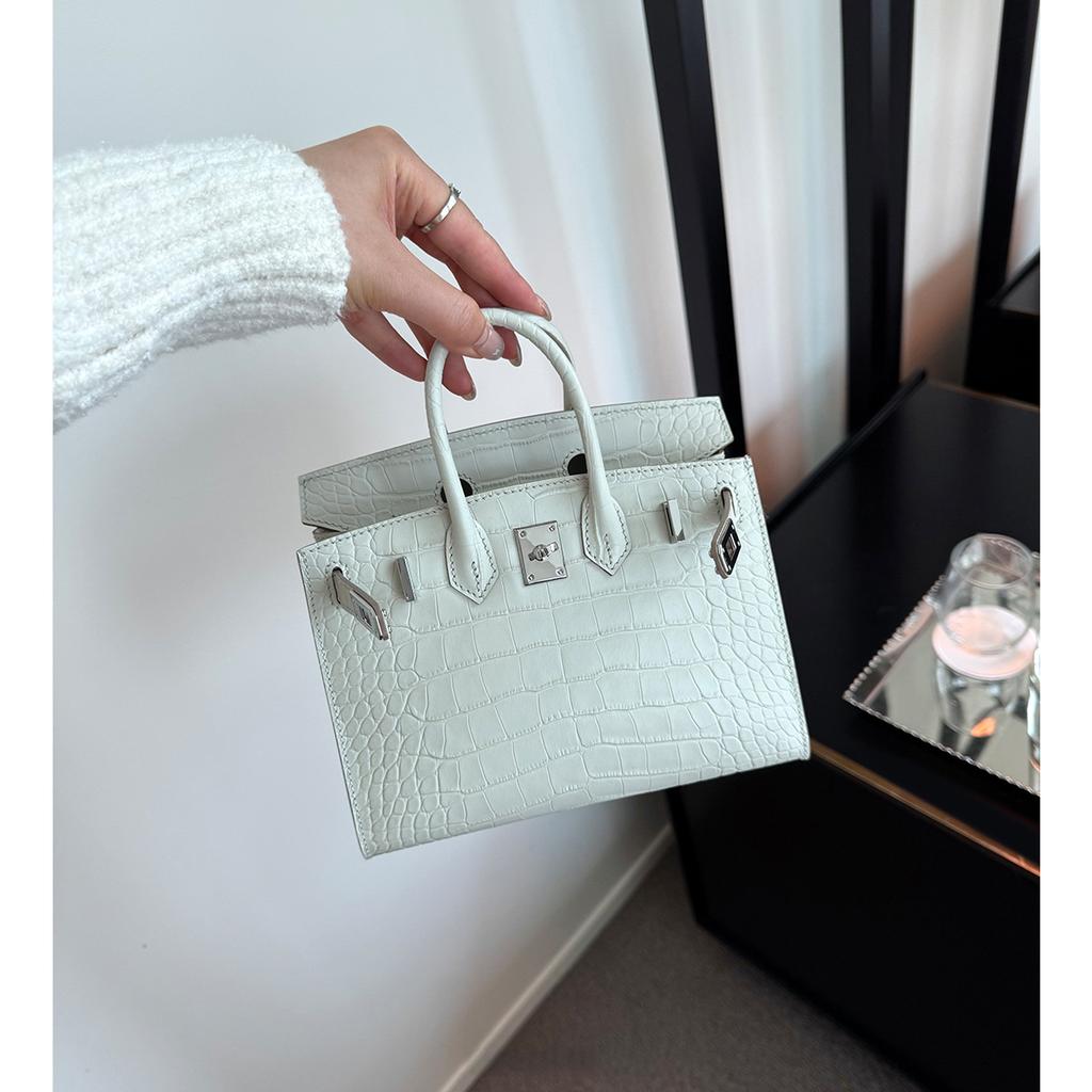 Премиальная женская сумка полуручной работы из вощеной нити с верхним слоем из коровьей кожи с матовым крокодиловым узором, мини-сумка платинового цвета 2025 г.