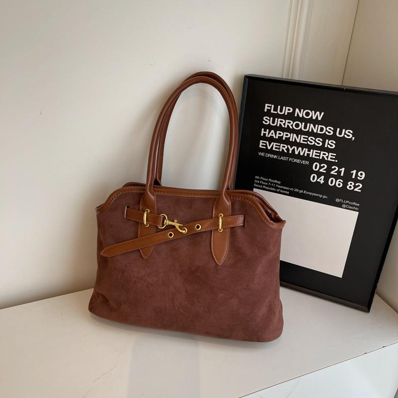 Сумка большой вместимости женская 2025 новая модная с высоким чувством ретро на плечо осенне-зимняя дорожная сумка-тоут