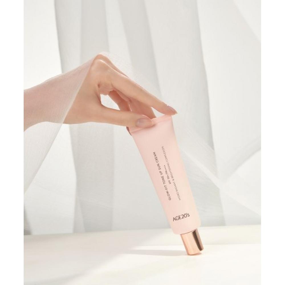 Возраст 20 S Солнцезащитный крем с эффектом выравнивания тона Glow Fit 50 мл Spf50+ Pa++++