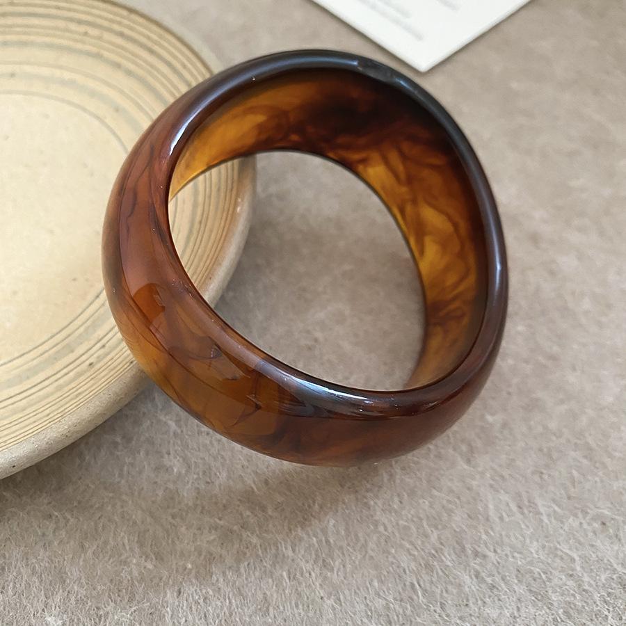 European and American Fashion High-End Marbled Acrylic Bangle Bracelet - Women's Versatile Hand Jewelry