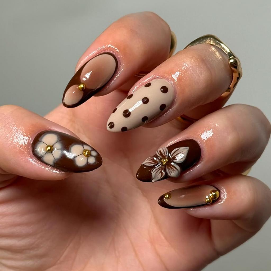 Almond-shaped French polka dot brown floral nail art press-on nails, 24 pieces