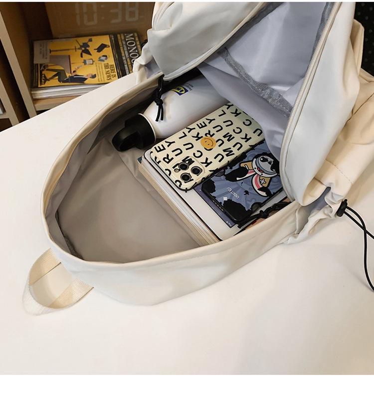 Large Capacity Nylon Lightweight Fashion Backpack for Casual Hiking and Commuting