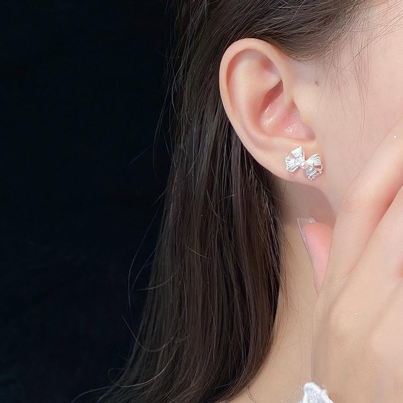 Серьги-гвоздики с бантиком из кружева и жемчуга в корейском стиле для женщин со свежим темпераментом и изысканным стилем
