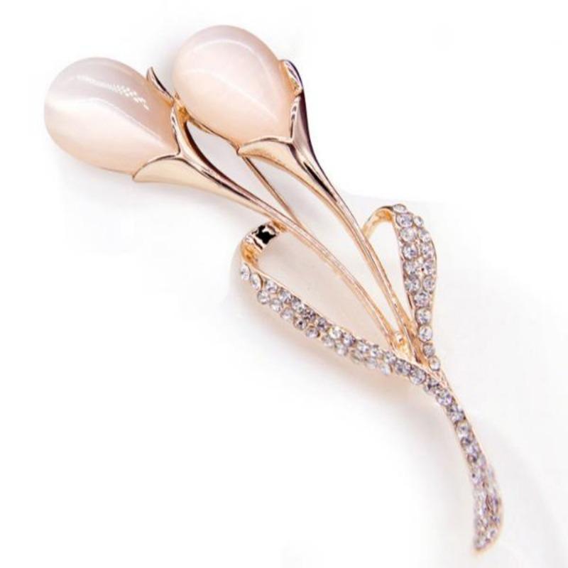 Brooch High-End Sense Niche High-End Women'S Silk Scarf Buckle Alloy Corsage Small Fragrant Wind Pearl Rhinestone High-End