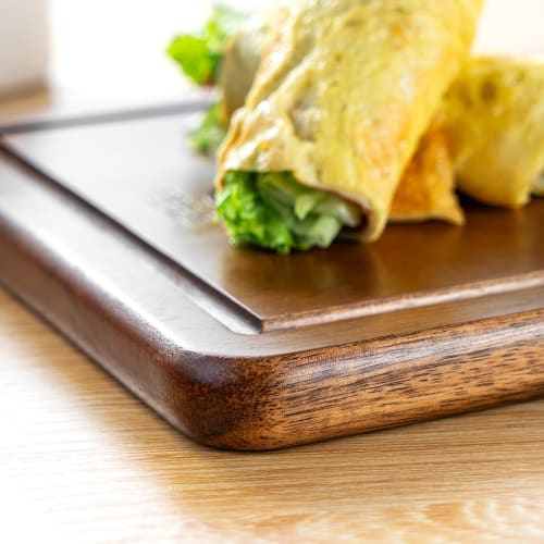 BILL.F Wooden Cutting Board with Handle for Meat, Vegetables, and Bread - Decorative Wooden Serving Board with Juice Groove for Kitchen or Dining Room