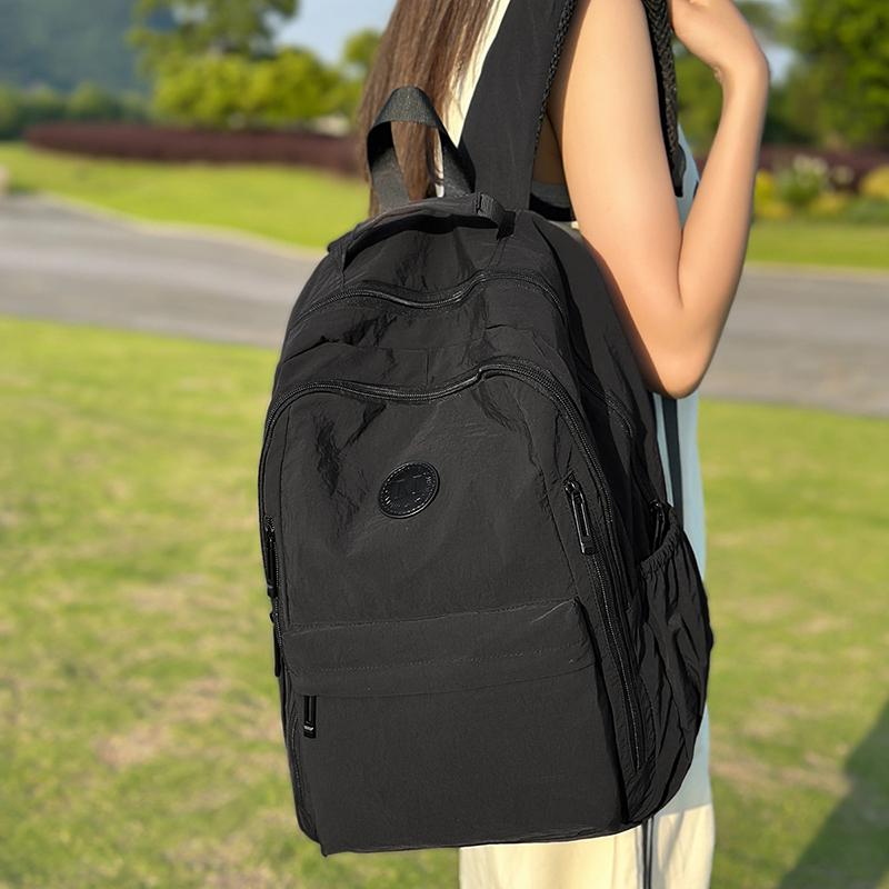 Lightweight Backpack Women's Outdoor Backpack Large Capacity Travel Bag Student Schoolbag