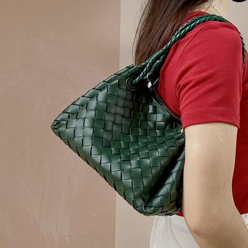 2025 Новая женская кожаная сумка модная классическая плетеная сумка бабочка пряжка парашютная сумка через плечо