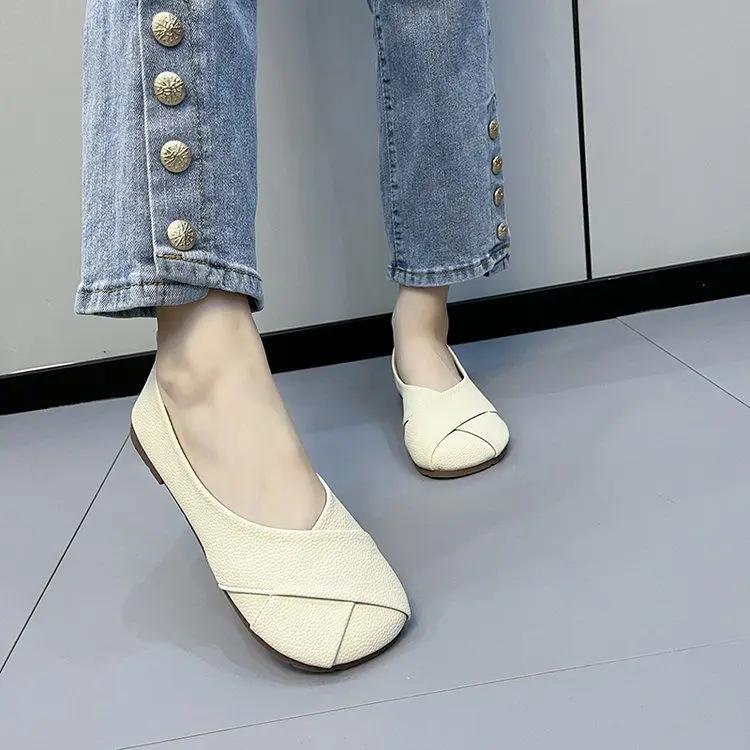 Женские кожаные лоферы без шнуровки, весенне-осенние модные балетки, женские повседневные милые туфли для медсестер с круглым носком на плоской подошве