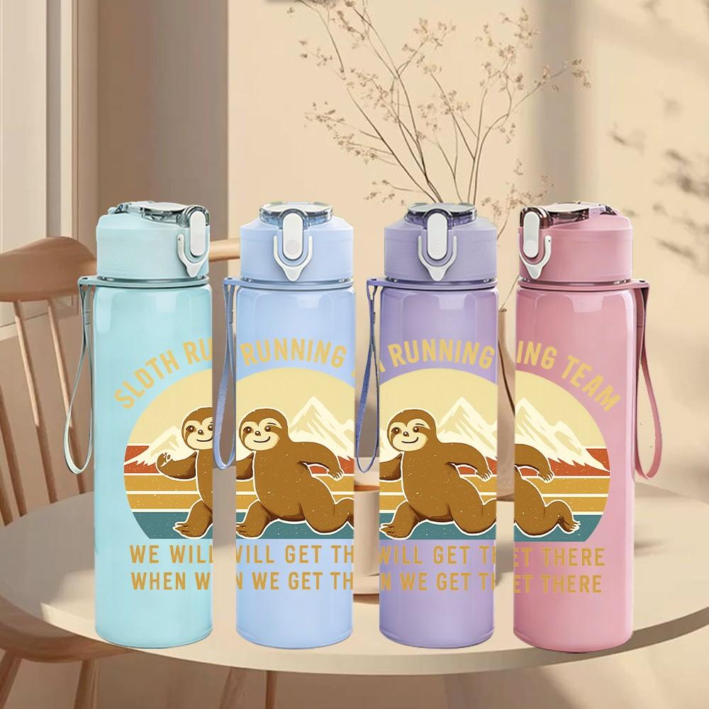 1PC Sloth Running Team Vintage Art 750ml Color Plastic Sports Water Bottle Leakproof Flip Straw Lid Suitable for Sports Office Home Use
