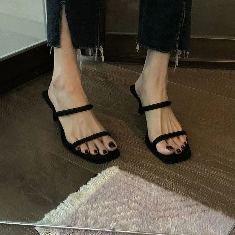 Темпераментные фееричные сандалии для девочки 2025 лето новая обувь шпилька высокий каблук французские однословные шлепанцы сандалии модная женщина