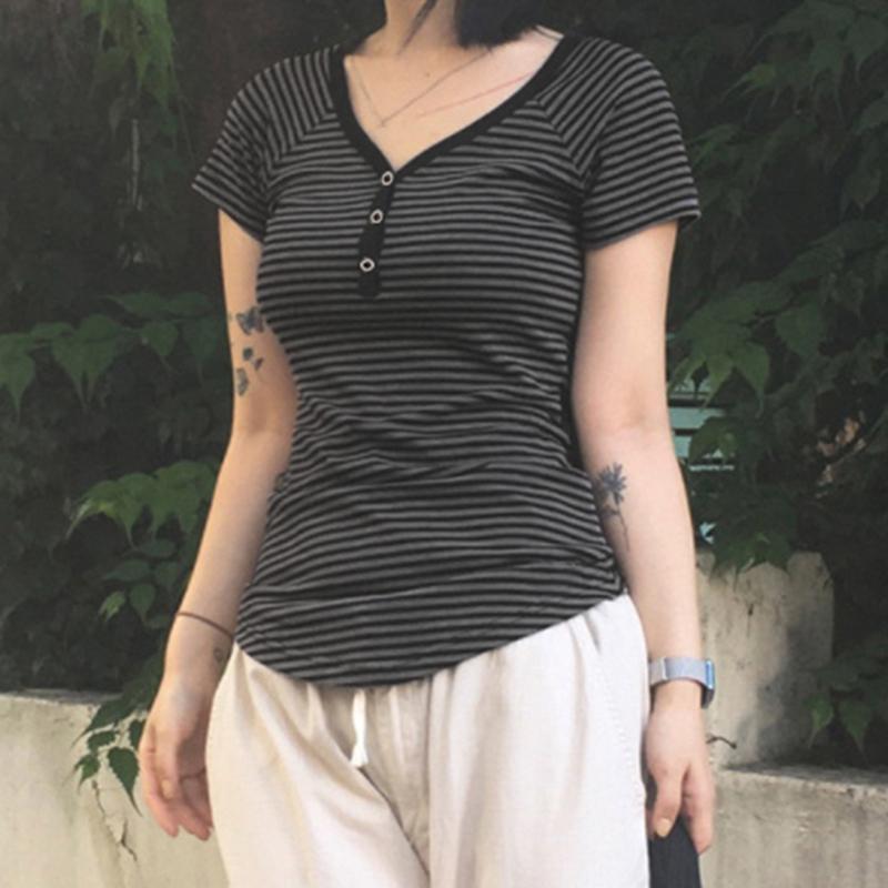 Корейская мода Полосатый V-образный вырез на пуговицах Приталенные футболки Женский летний топ с коротким рукавом Футболки Эстетика Y2K Новинка
