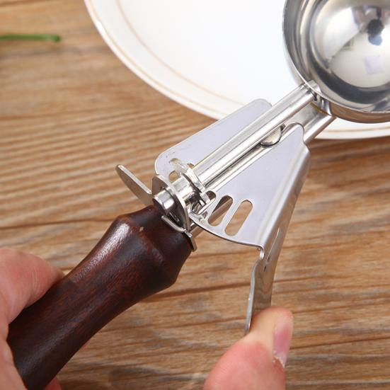 Ложка для мороженого, прочная, легко чистящаяся ложка для мороженого из нержавеющей стали с нескользящей деревянной ручкой для дома