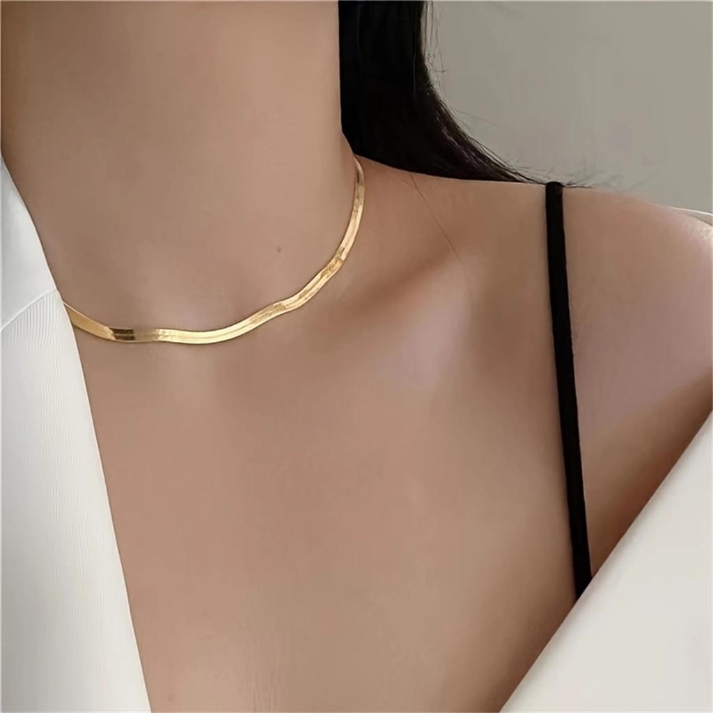 Minimalist Style Golden Color Plated Chain Herringbone Necklace Fashionable Choker Necklace For Daily And Party Decor