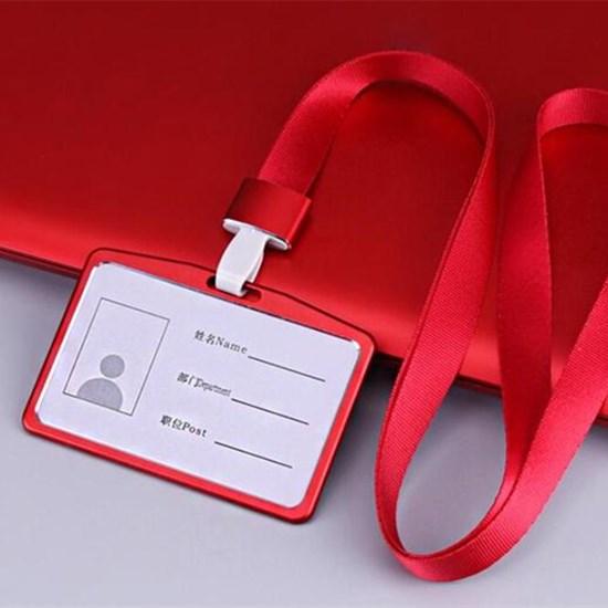 Бейдж на шнуровке