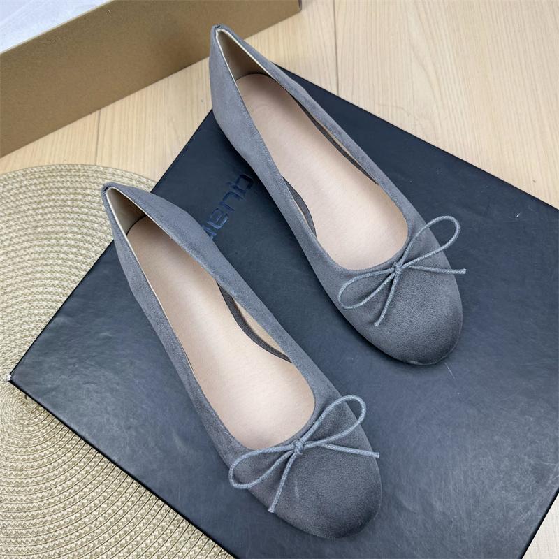 Модные балетки для женщин 2025 Новые ретро балетки с бантом-бабочкой из замши с мелким круглым носком Женская обувь больших размеров 44 43 42