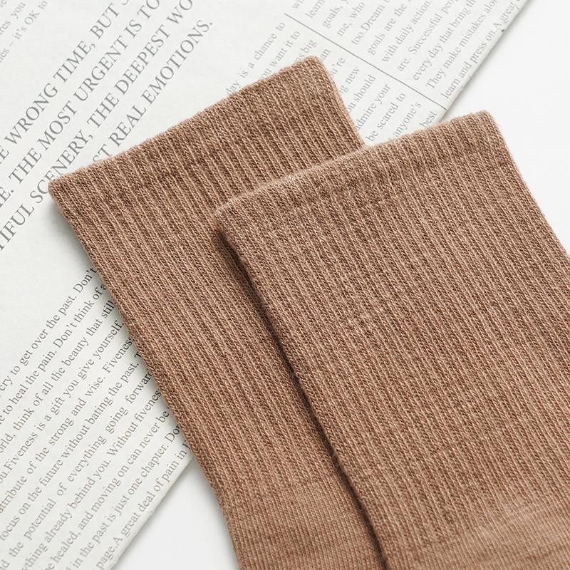 Носки средней длины для мужчин из чесаного хлопка черного и белого цвета без косточек 7A антибактериальные дезодорирующие повседневные носки против катышков