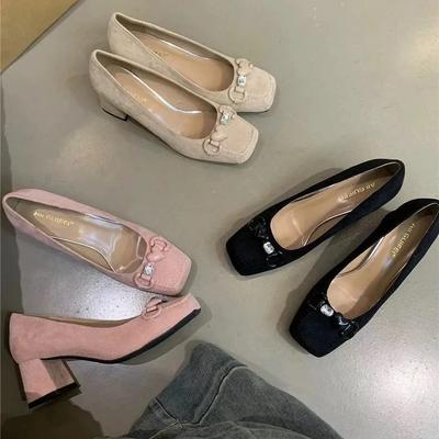 2024 Туфли из бархата с мелким вырезом Женские Золотые Каблуки 2024 Лаконичные Туфли-лодочки Массивные Сандалии Обувь Слипоны Квадратный Носок На шнуровке Новейший Повседневный С