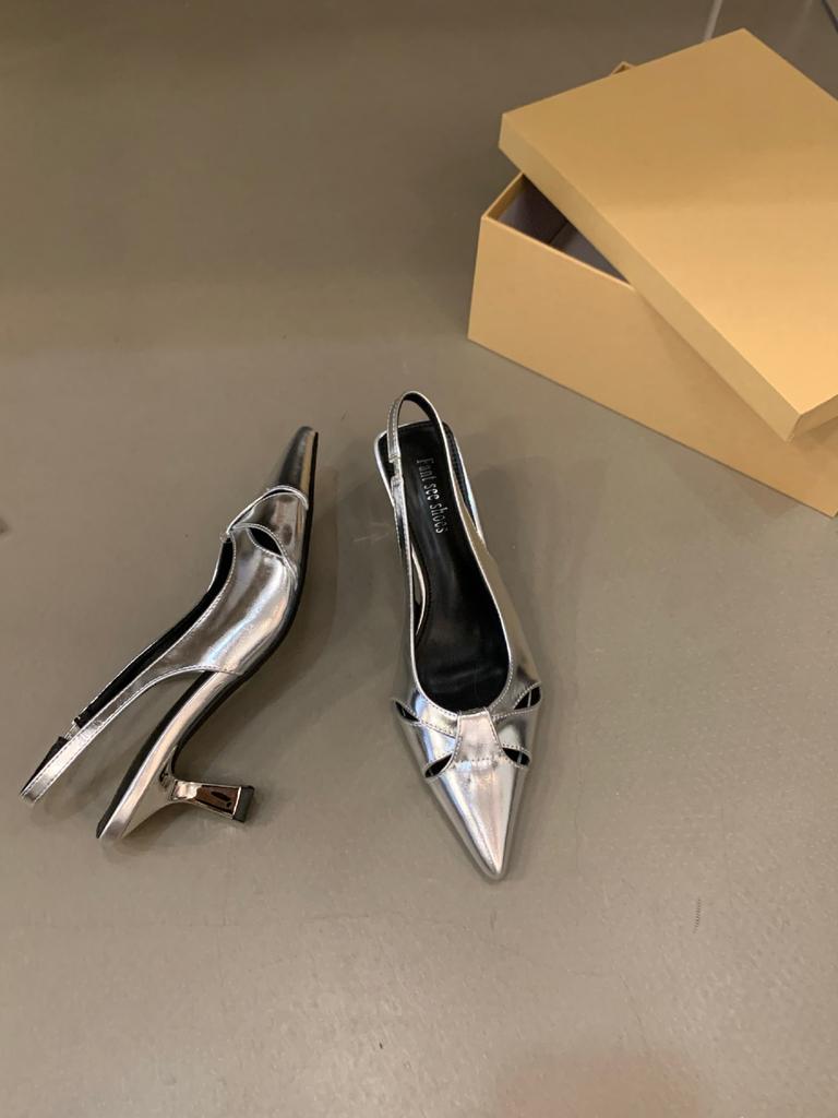 Модные французские темпераментные черные босоножки Baotou на высоком каблуке для женщин 2024 года, новые летние серебристые туфли с острым носком