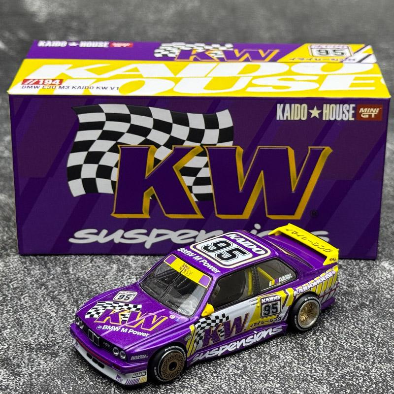 Kaido house 1:64 R8 M3 Kaido KW V1 95 Alloy Full-Opening Aolly car model Metal static display festive gift collection