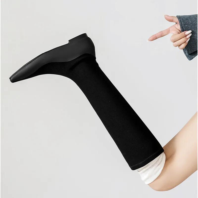 Модные черные сапоги с плоским квадратным носком и внутренней частью, эластичные сапоги для женщин, модные тонкие сапоги из эластичной ткани до колена, зимняя теплая удобная обувь 2025 года