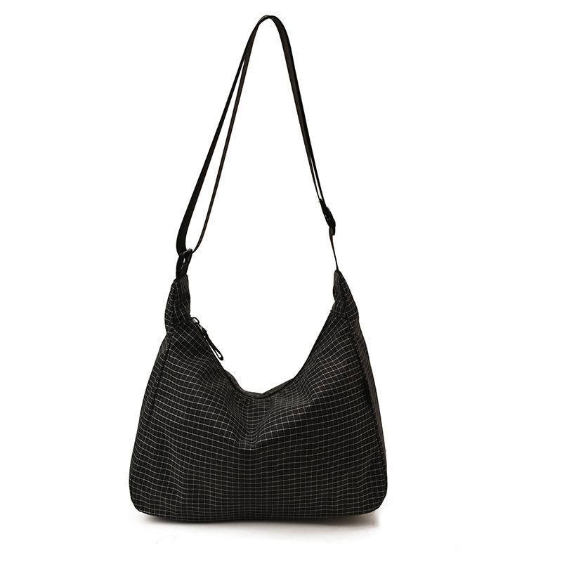 Японская сумка большой вместимости женская 2025 новая трендовая модная на одно плечо осенняя повседневная повседневная кроссбоди спортивная тканевая сумка