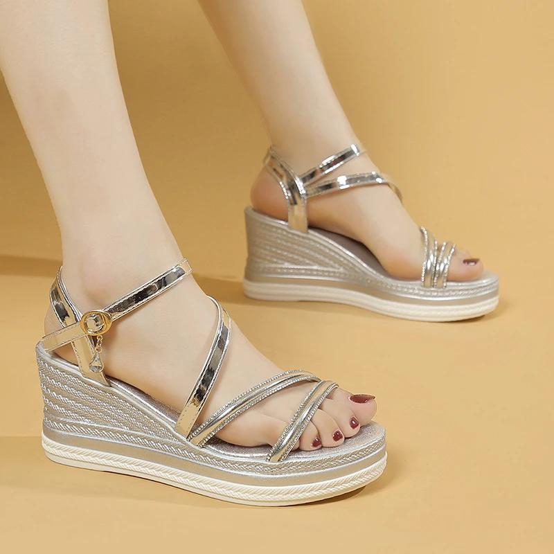 Женская обувь 2024 года, новые женские босоножки на платформе, летние сандалии для платья, женские узкие ремешки с пряжкой и открытым носком, на танкетке, женские