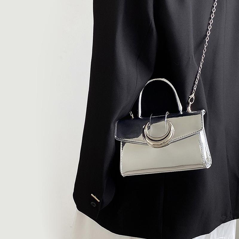 Чувство роскоши Женская маленькая квадратная сумка через плечо с замком-полумесяцем Модная лакированная кожа Однотонная Универсальная ручная сумка-кроссбоди с цепочкой CLE