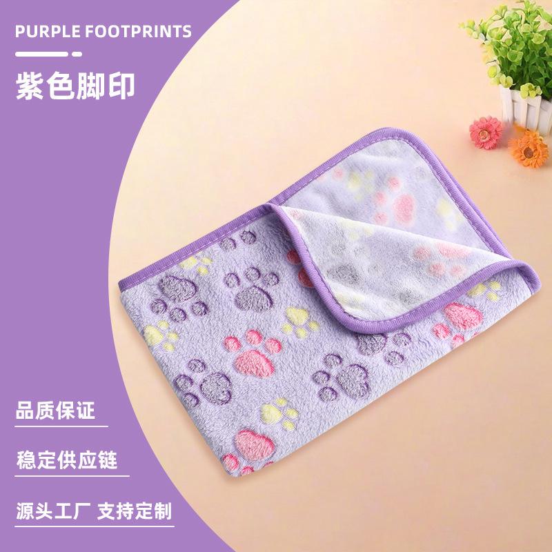 Pet blanket suitable for all seasons, made of coral fleece, soft and non-shedding, double-sided fleece, comfortable pet mat