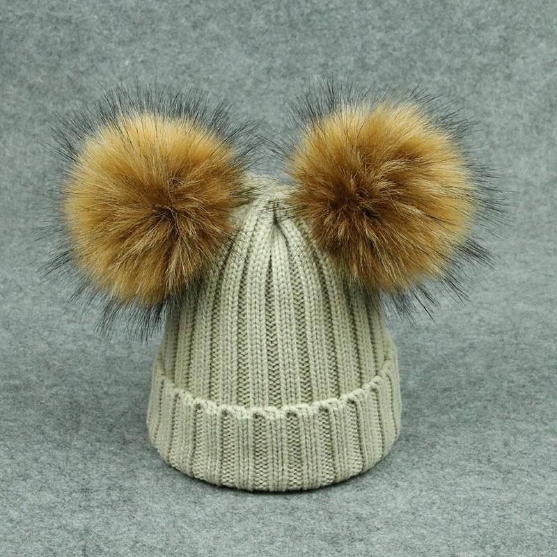 High Quality Winter Knit Hat with Raccoon Fur Ball on the Top Fax Fur Pom Pom Custom Winter Hats Plain Beanie Hat