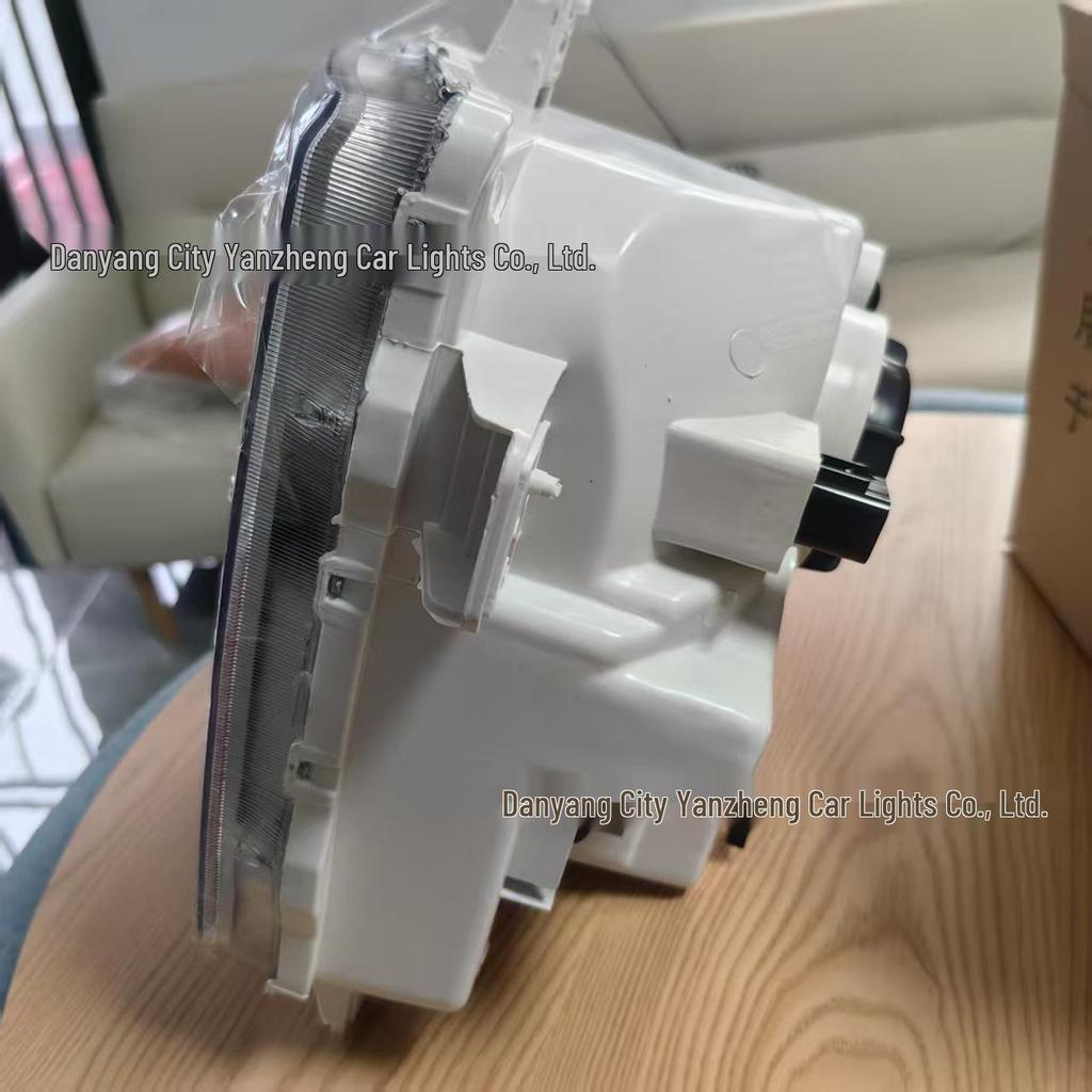 Фары для грузовиков Dongfeng Tianjin Поколение 1 3772010-C1100/3772020-C1100
