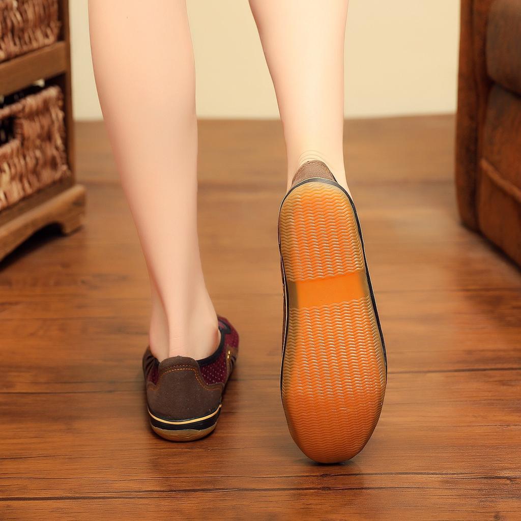 25 Spring and Autumn Old Beijing Cloth Shoes for Women, Middle-aged and Elderly Mother Shoes, Wear-resistant and Non-slip Beef Tendon Sole Work Shoes